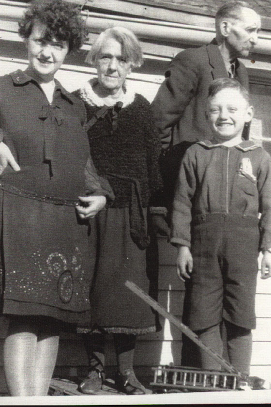Charles Goodrich Family.JPG (106813 bytes)